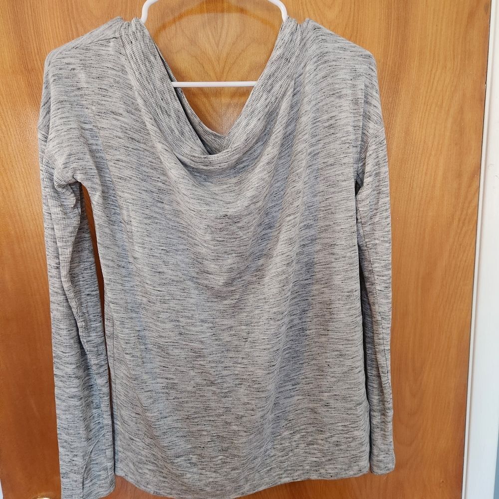 Athleta Gray Long Sleeve Top